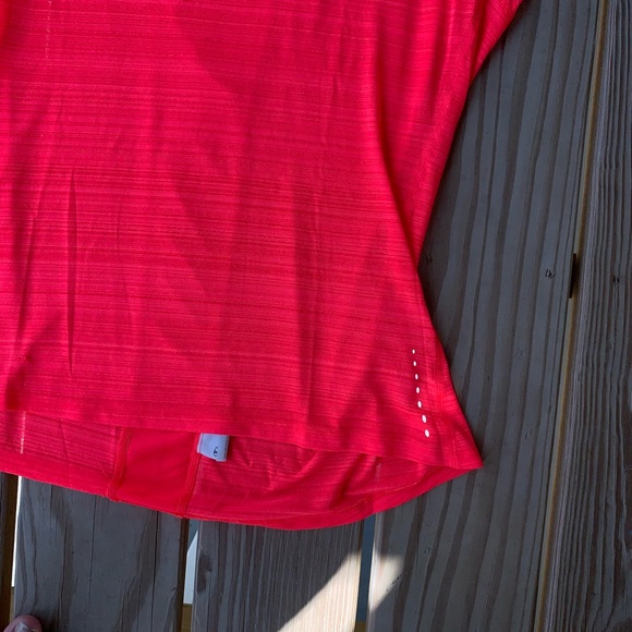 Lightweight Exercise Tee - Picture 3 of 4